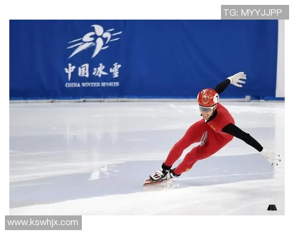 中国选手包揽短道速滑世界杯前三 全场欢呼震撼激昂 中国选手包揽短道速滑世界杯前三 全场欢呼震撼激昂